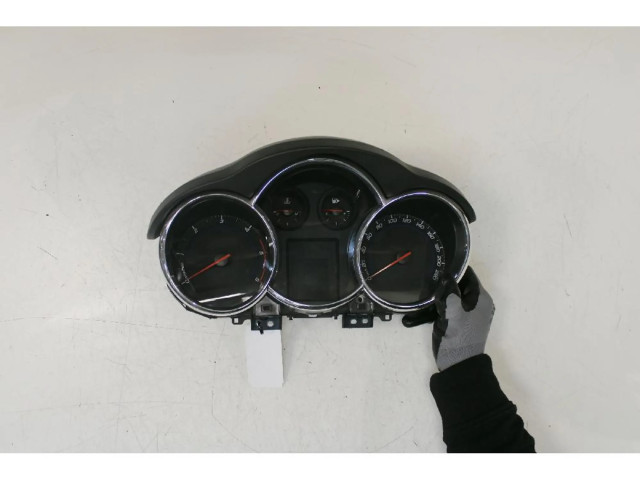 Přístrojová deska Chevrolet Cruze 2009