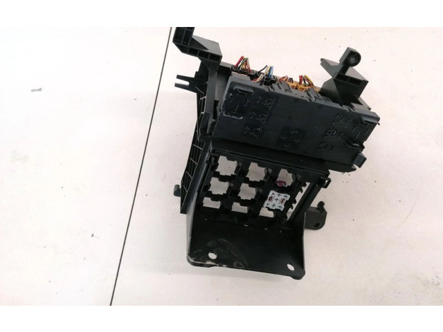 Блок предохранителей  1K0937049N, F005V00483   Volkswagen Touran I    