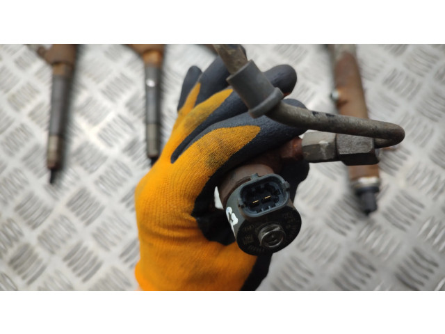 Vstřikovač 0445010320, 5801439062 Iveco Daily 6th gen pro naftový motor 2.3