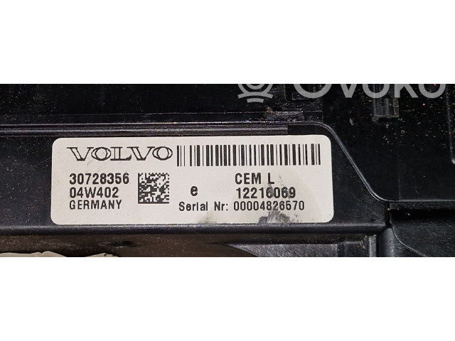 Блок предохранителей 30728356   Volvo V70    