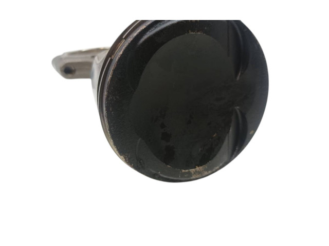  Поршень с шатуном  82LJ99X, TFSI  Audi A3 S3 8V  