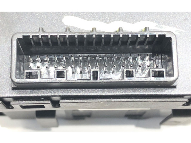 Блок комфорта 284Y66LA6D   Renault Clio V   