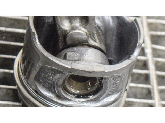 Píst 121008820R, 120A16959R   Dacia Sandero  pro naftový motor 1.5 K9K 612 