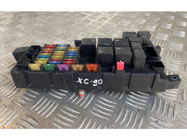 Блок предохранителей 8678449, 518784202 Volvo XC90