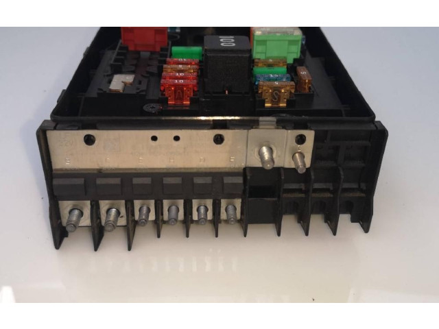 Pojistková skříňka 1K0937820B Volkswagen Caddy 2010