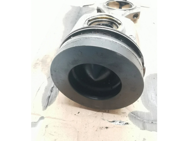 Поршень 8598757 BMW X3 G01