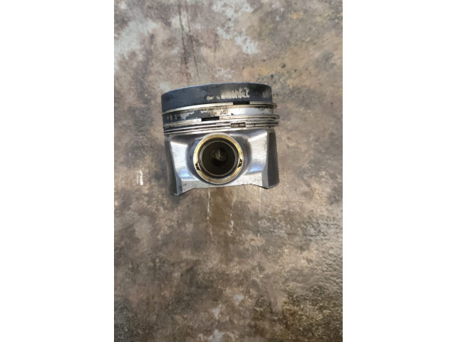  Поршень    Skoda Superb B6 (3T)  