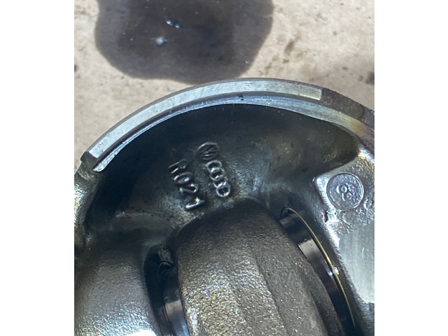 Píst V400, 038J   Volkswagen Transporter - Caravelle T5    AXD 