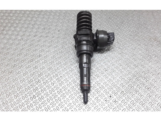 Vstřikovač 038130073AG   Volkswagen Transporter - Caravelle T5     