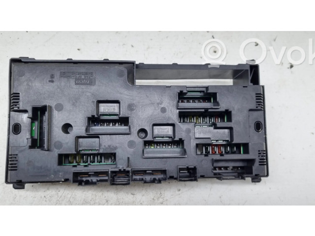 Pojistková skříňka 9151320 BMW 7 F01 F02 F03 F04 2010