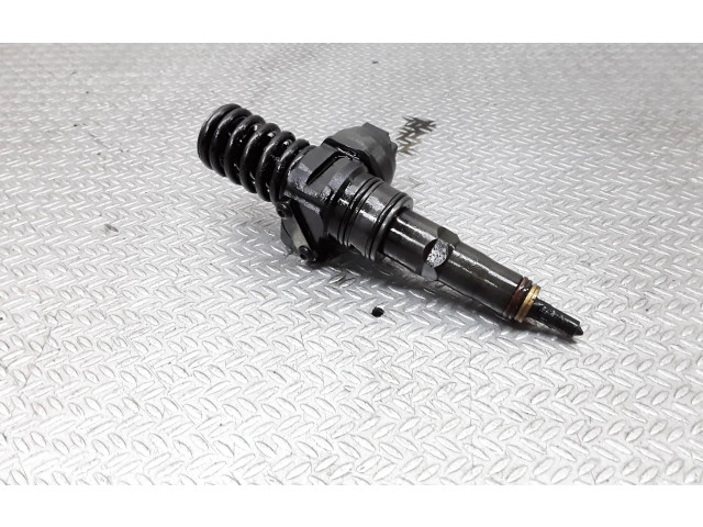 Форсунка 038130073AG Skoda Octavia Mk2 (1Z)