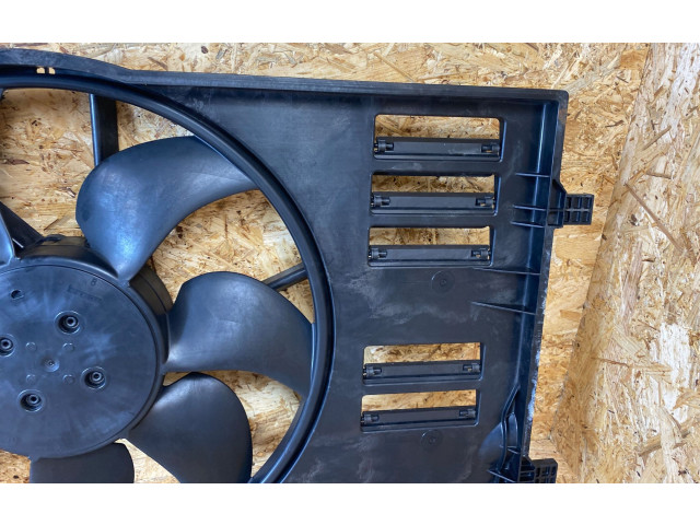 Вентилятор радиатора 5Q0121205C, 5Q0121207J Volkswagen Golf VII