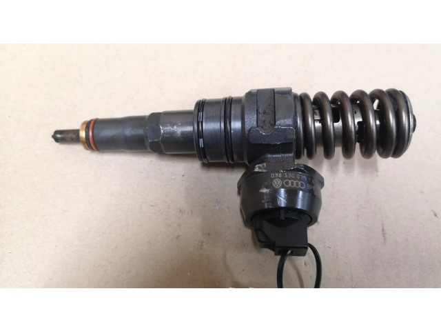 Vstřikovač 038130079TX Volkswagen Golf V pro naftový motor 1.9 bkc