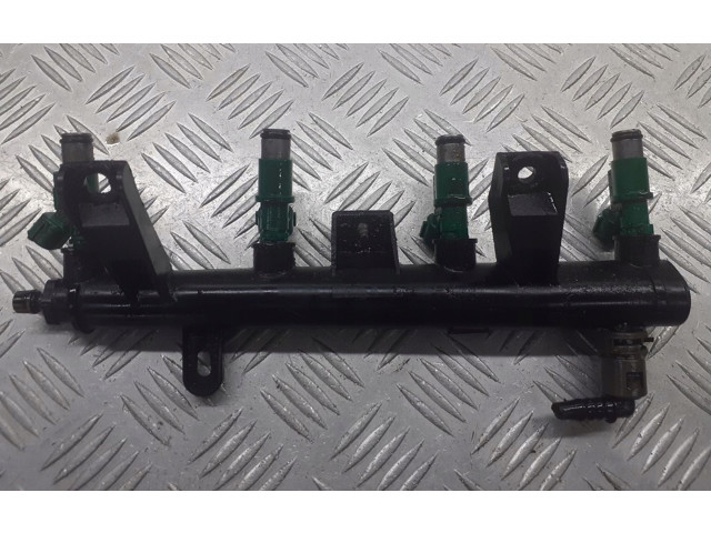 Топливная рампа 9655833580   Citroen C2  