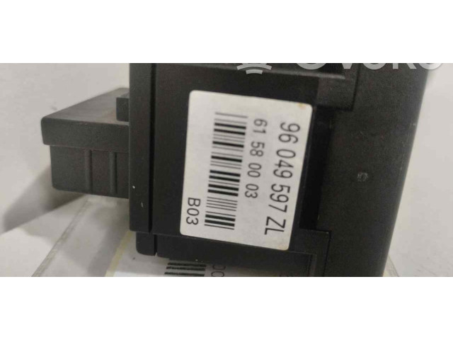 Zpětné zrcátko Peugeot 106 2018 96049597ZL