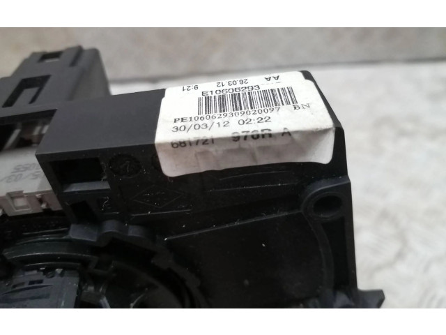 Ручка стеклоочистителей 681721976R, E10606293 Dacia Duster