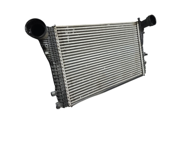 Интеркулер  1K0145803CD   Volkswagen Golf VI 