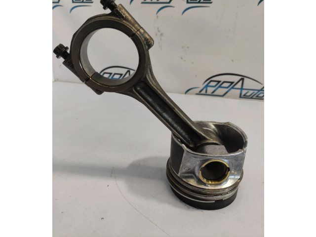 Масляный насос   81L155  Volkswagen PASSAT B6 