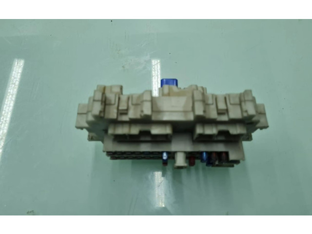 Pojistková skříňka Nissan Navara