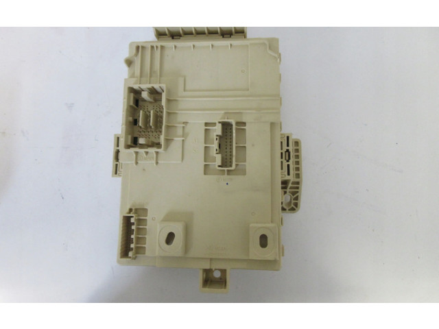 Блок предохранителей 91957J7310 KIA Ceed