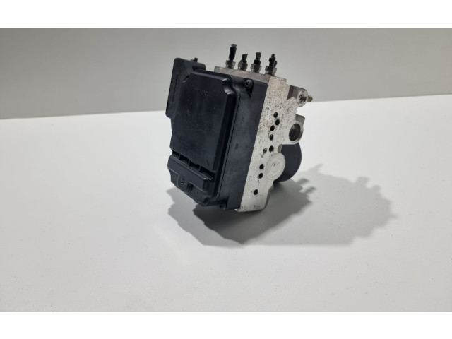 Блок АБС 1338005510, 4454053030 Lexus IS 200-300 1999 - 2005 года