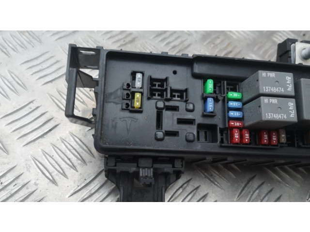 Блок предохранителей 109440500D, 35046507   Tesla Model S    