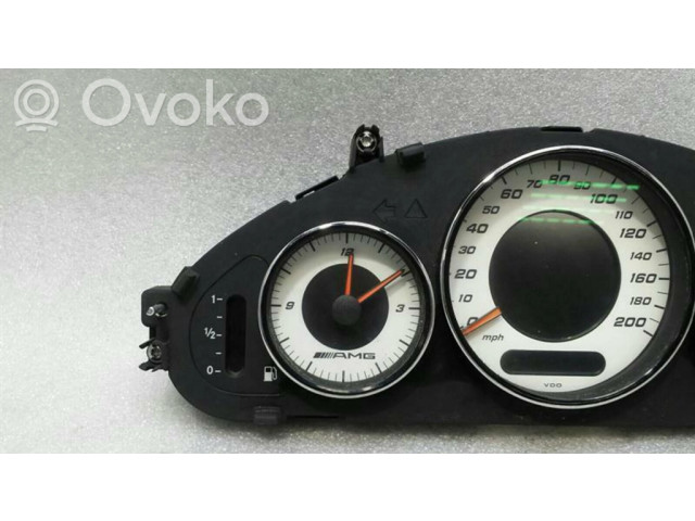 Přístrojová deska Mercedes-Benz CLS AMG C219 2005 A2195401011