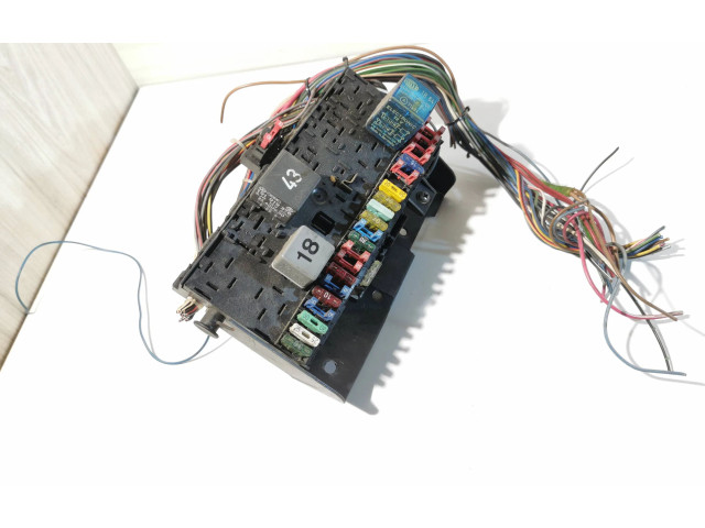 Pojistková skříňka 171941813D Volkswagen Transporter - Caravelle T3 1988