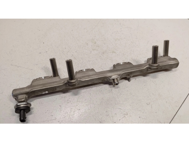 Трубка (трубки) для подачи топлива в жиклеры