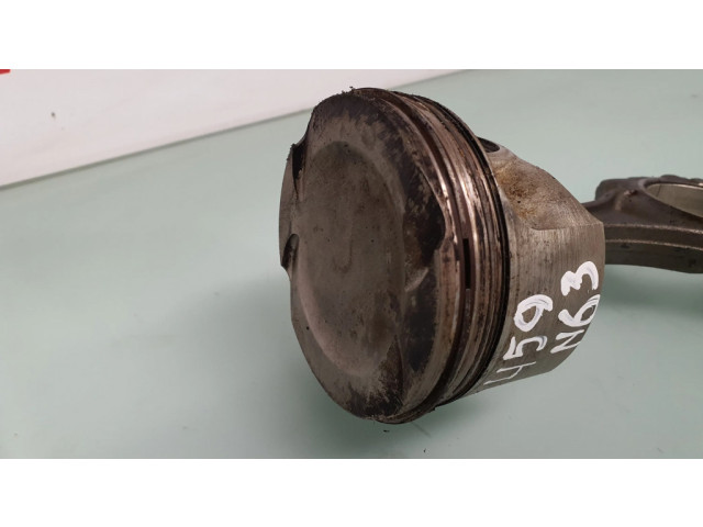 Píst 11247843237, 11257613626 BMW 7 F01 F02 F03 F04 pro benzínový motor 5.0 N63B44A