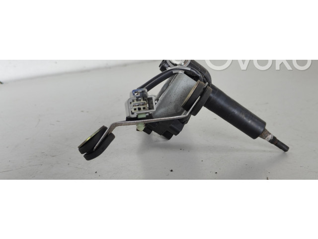 Моторчик заднего дворника 8667188    Volvo V70