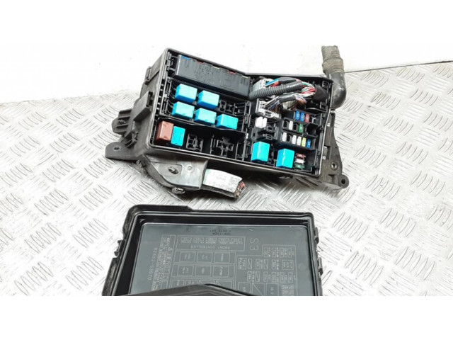 Блок предохранителей 8266253070, 8675XA1   Lexus IS 220D-250-350    