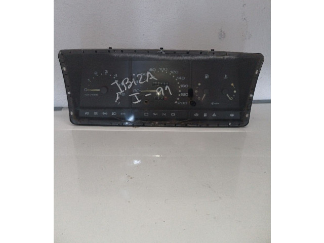 Панель приборов 39609290   Seat Ibiza I (021A)       