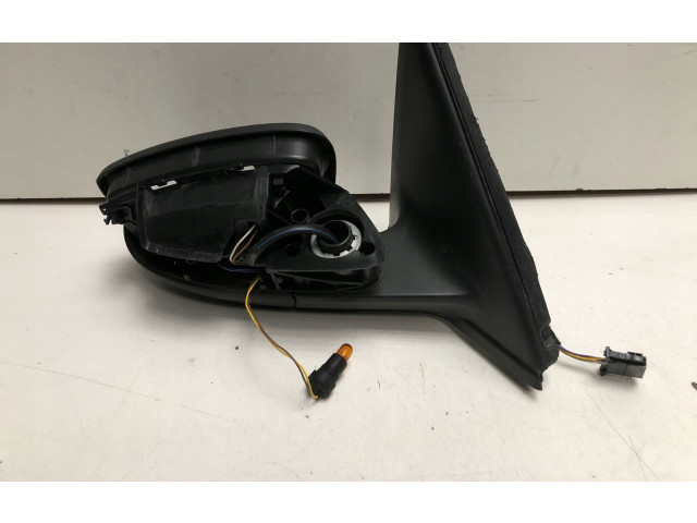 Зеркало электрическое Skoda Fabia Mk3 (NJ) 2015 - 2021 года