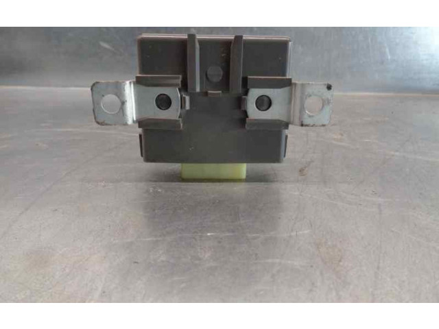 Блок предохранителей MB665709, 1650002010 Mitsubishi Montero