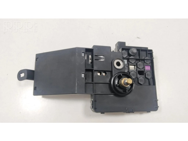   Pojistková skříňka 2119820402, 013948371   Mercedes-Benz CLS C219 2008