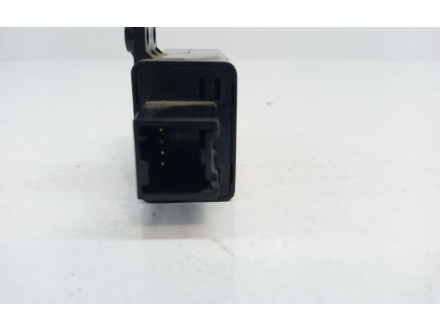 Блок предохранителей 96628221   Chevrolet Captiva    