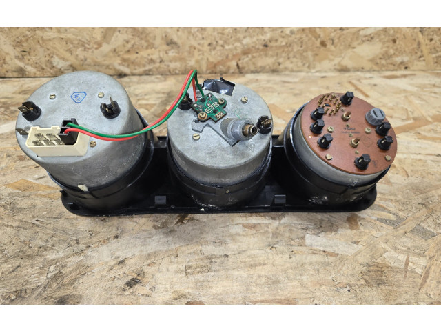 Přístrojová deska Porsche 944 1984