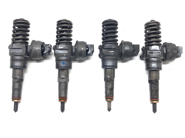 Комплект форсунок 038130073AG Audi A3 S3 8P