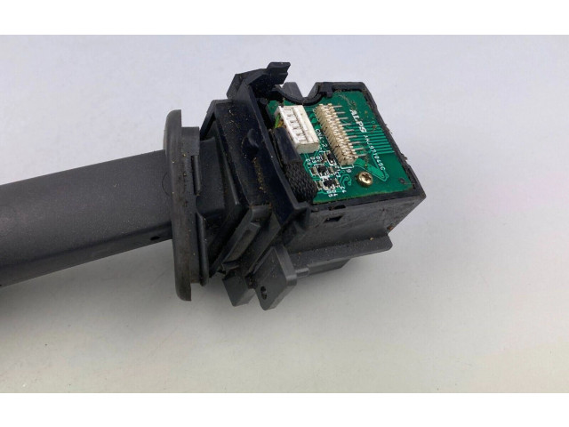 Ручка стеклоочистителей    Volvo V70