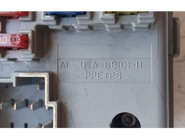 Блок предохранителей 6810205, 6810111 Jeep Grand Cherokee