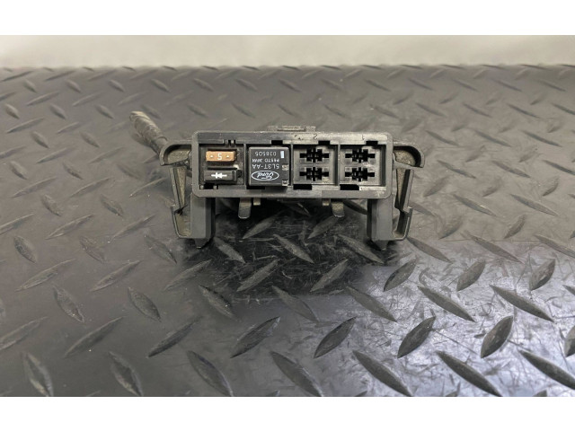 Блок предохранителей  6L3T12A581AF, 7154-3952-30   Ford F250    