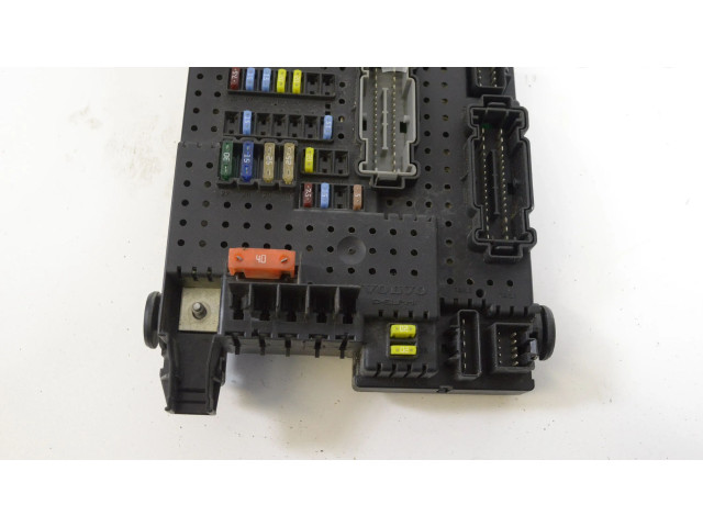 Блок предохранителей  30765483, 28044511   Volvo V70    