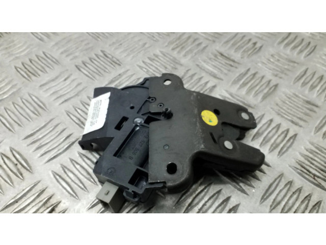 Замок задней крышки