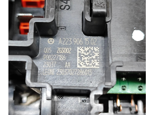 Pojistková skříňka A2239061502, A2239061202 Mercedes-Benz EQS V297 2023