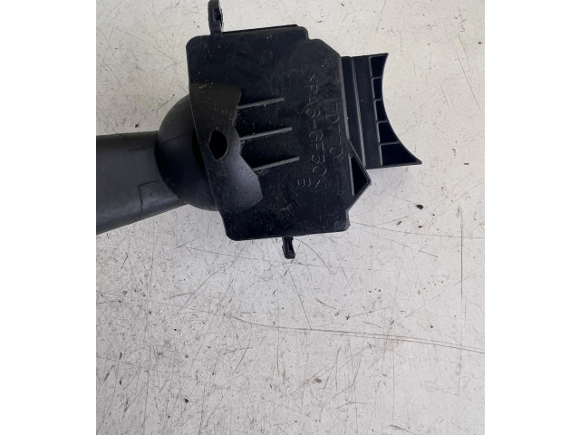 Ручка стеклоочистителей 17D770   Volvo V50