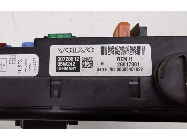 Блок предохранителей 30728512, 05W242   Volvo XC90    
