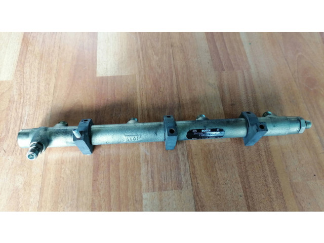 Vstřikovací lišta 13537805729, F00R001029 BMW 7 E65 E66 pro naftový motor 4.0 M67 398D1 M67