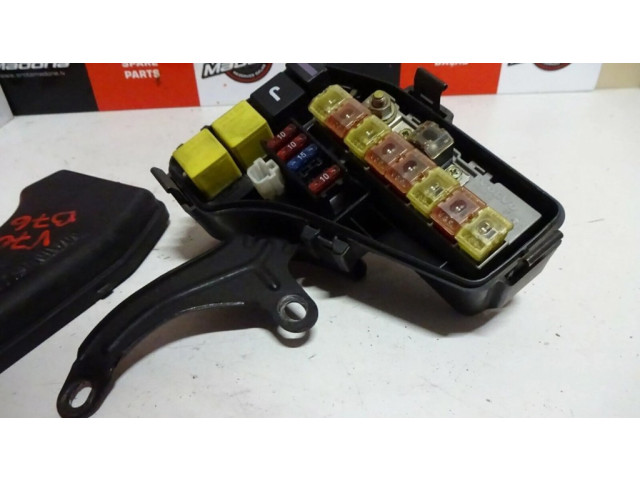 Блок предохранителей 9162084   Volvo S70  V70  V70 XC    