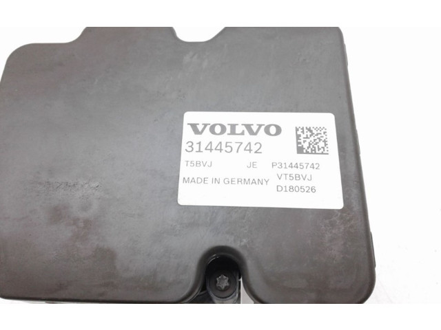 Форсунка 31445742    Volvo XC40  B4204T14P 